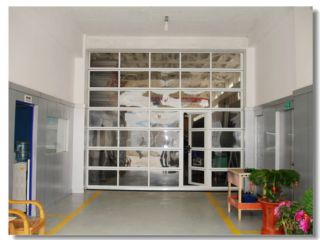 高档4S店�R库门